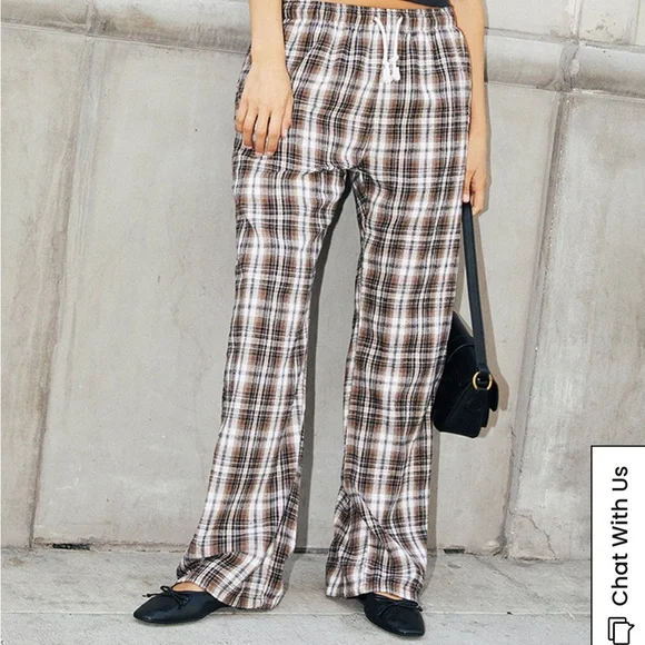 Brandy Melville NWOT brown Plaid Women's Lounge Pants size medium - Picture 2 of 4